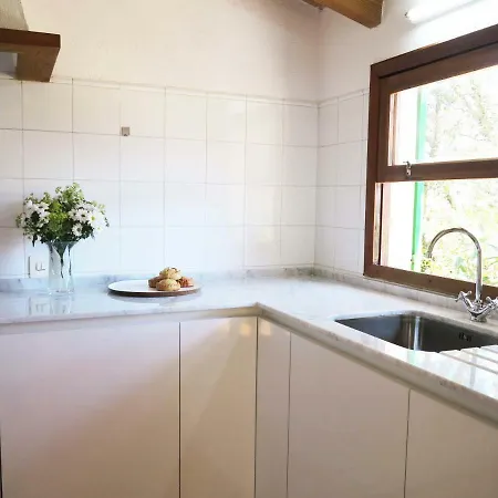 Font March Dom wakacyjny *